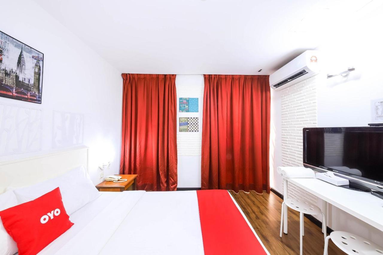 Oyo 43963 T Signature Hotel Petaling Jaya Exterior photo