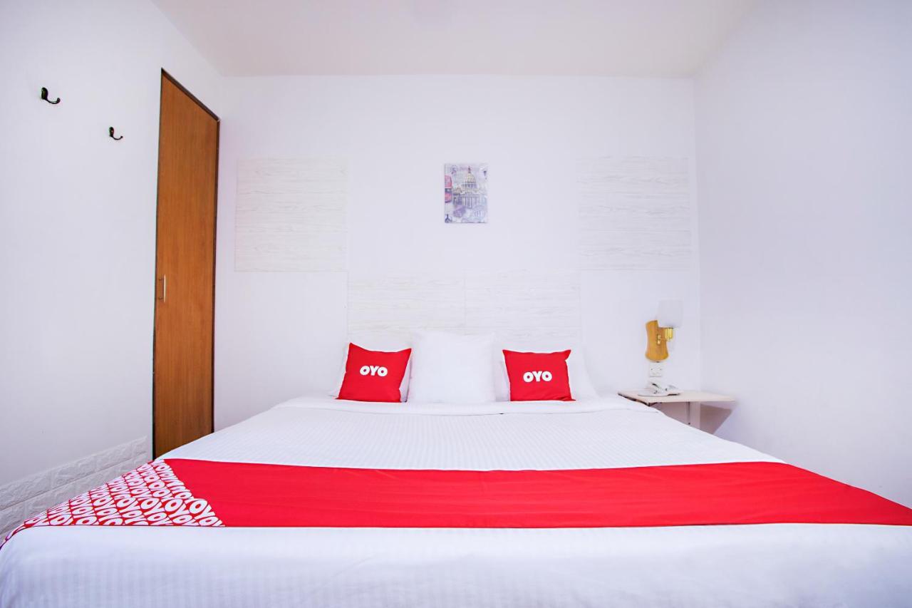 Oyo 43963 T Signature Hotel Petaling Jaya Exterior photo