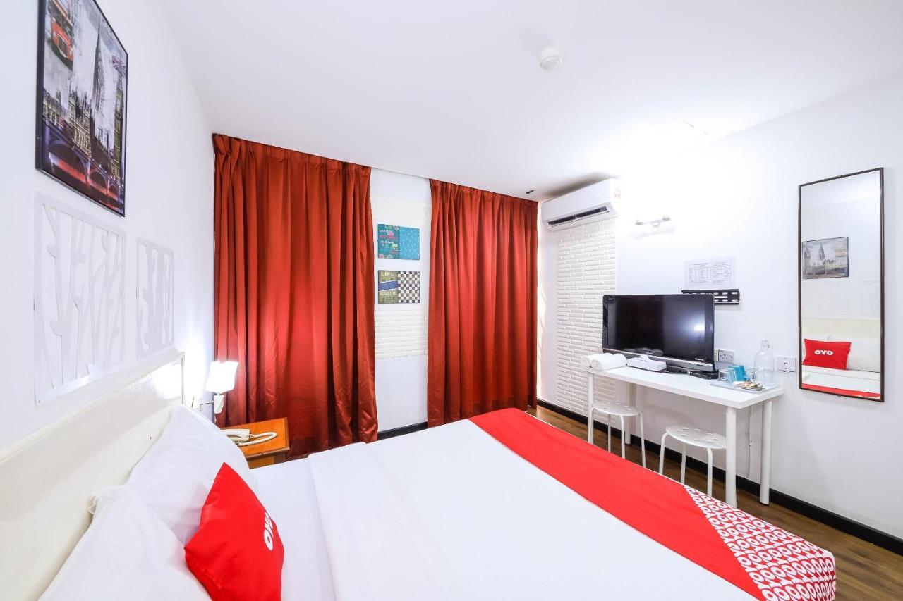 Oyo 43963 T Signature Hotel Petaling Jaya Exterior photo