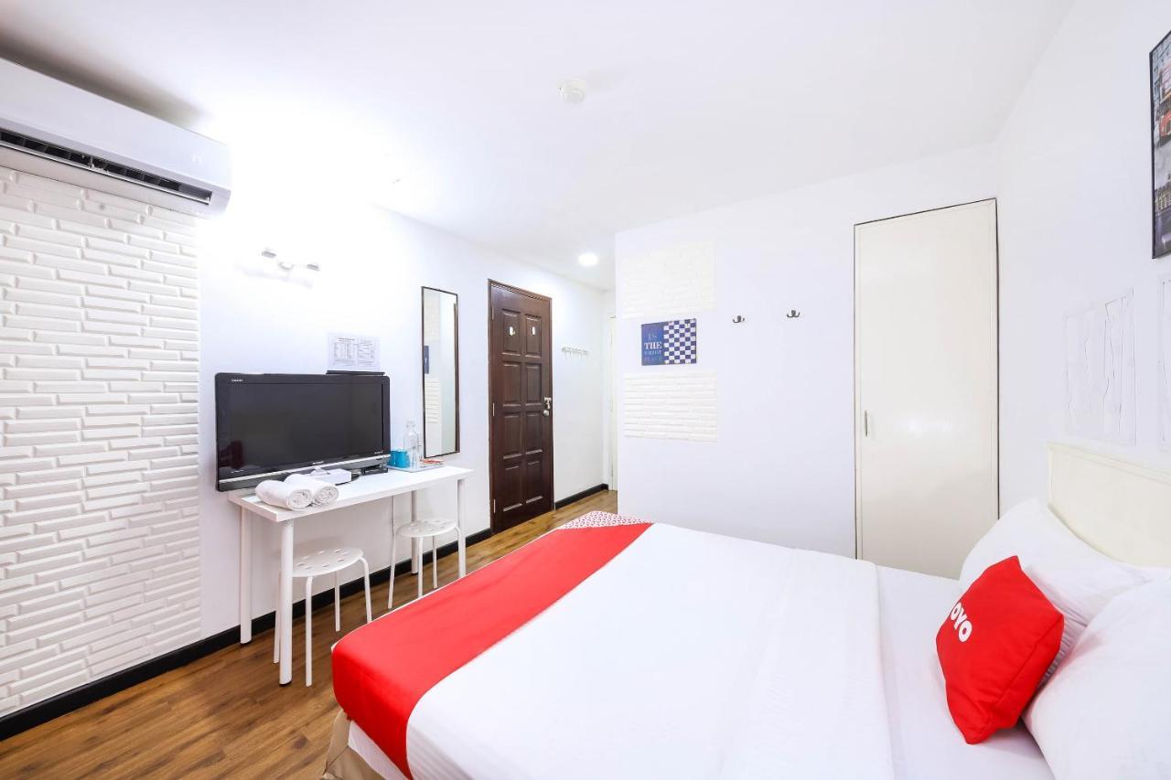 Oyo 43963 T Signature Hotel Petaling Jaya Exterior photo