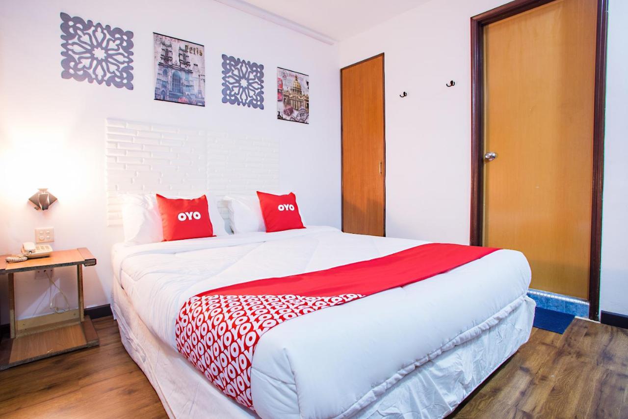 Oyo 43963 T Signature Hotel Petaling Jaya Exterior photo
