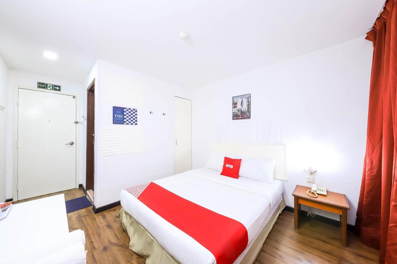 Oyo 43963 T Signature Hotel Petaling Jaya Exterior photo